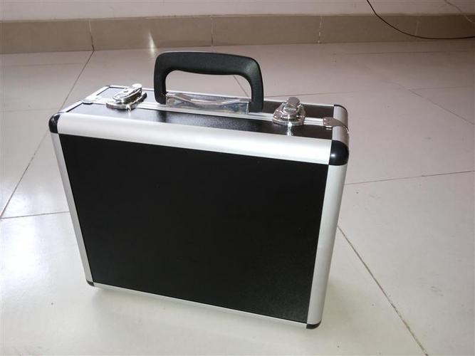 供應 濟南市廠家專業(yè)定做鋁合金儀器儀表箱